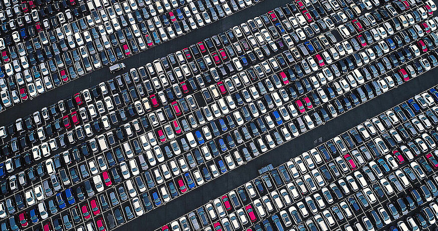 parc géant de voiture neuve